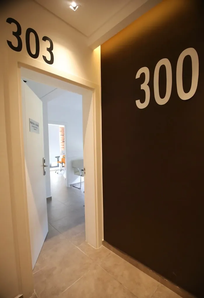 Entrada al consultorio 303